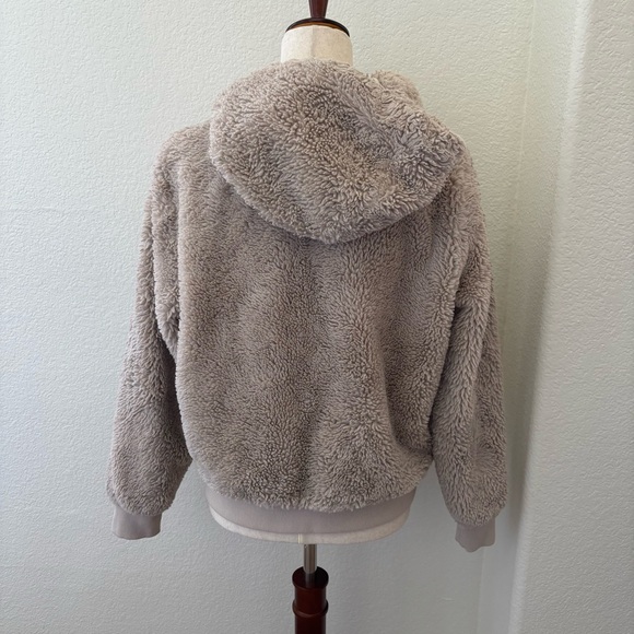 Athleta Ritual Faux Fur zip up jacket with hood Size Medium - Picture 6 of 10